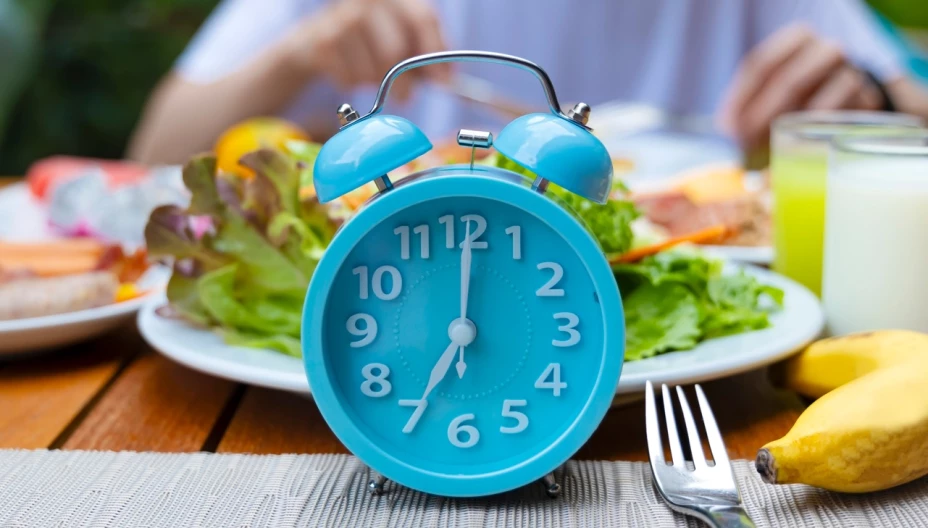 ¿Realmente funciona el ayuno intermitente? Expertos opinan