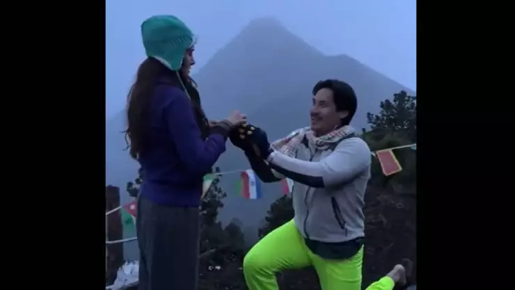 Volcán de Guatemala hace erupción durante propuesta de matrimonio ¡i lava you!