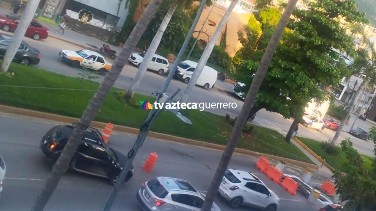 Congestionamiento en la Av. Costera Miguel Alemán de Acapulco.jpg