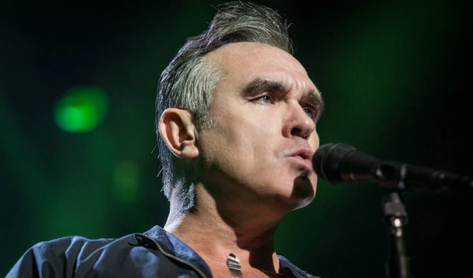 El cantante británico manifestó estar feliz por la cornada que recibió la torera mexicana Karla de los Ángeles