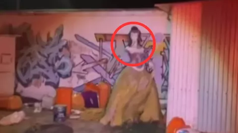 VIDEO Captan supuesta estatua de Blancanieves caminando en un parque de Veracruz