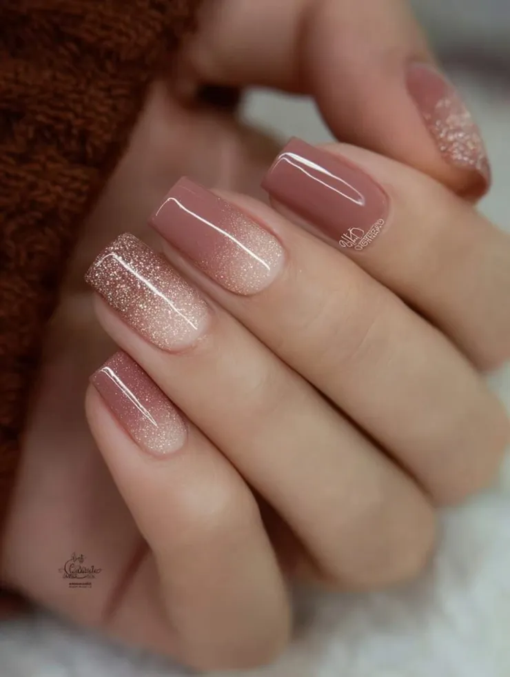 39 diseños de uñas que puedes usar en rubber y se verán elegantes: en cuadradas o almendradas
