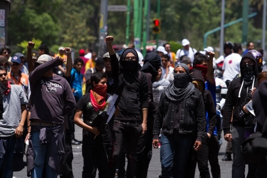 La pesadilla que vivimos los mexicanos ante las movilizaciones de grupos políticos no es habitual en otros países: ni en regímenes democráticos ni en autoritarios.