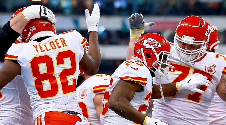 Kansas City Chiefs v Los Angeles Chargers