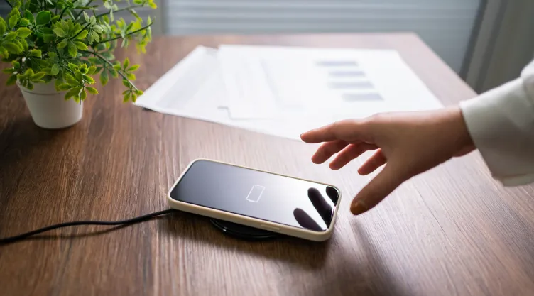 Descubre cómo cargar el celular para no dañar la batería