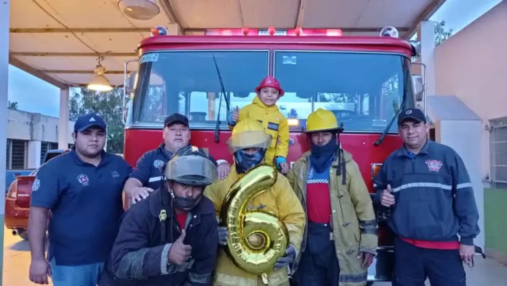 niño-cumpleaños-bomberos-tamaulipas.jpg