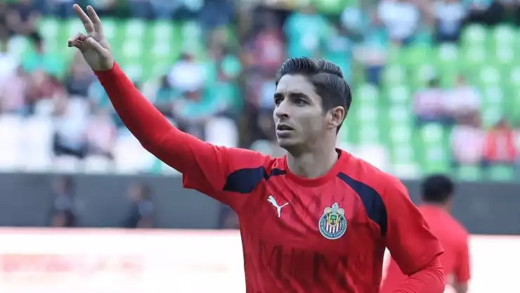 ¿Adiós Chivas? Estos serían los equipos en los que podría jugar el Conejito Brizuela