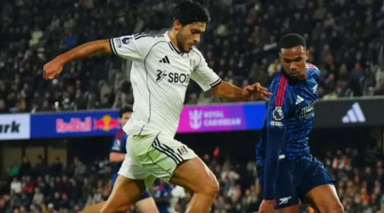 raul-jimenez-asistencias-premier-league-jugadores-mexicanos.jpg