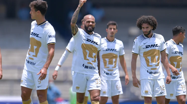 Dinenno, Dani Alves, Pumas, CU, América, alineaciones oficiales, Clásico Capitalino