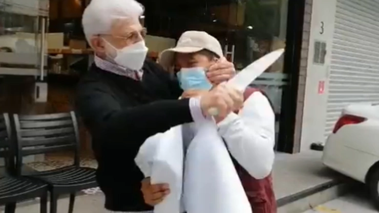 Amedrenta a trabajadores tras clausura de negocio.