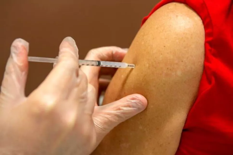 EU prepara vacunas para bebés y menores de 6 años