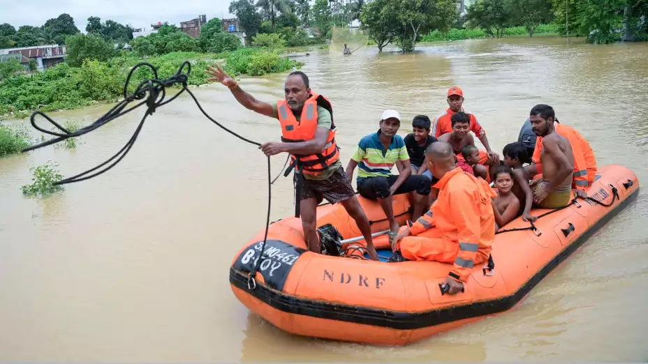 Equipo de la Fuerza Nacional de Respuesta a Desastres de India.