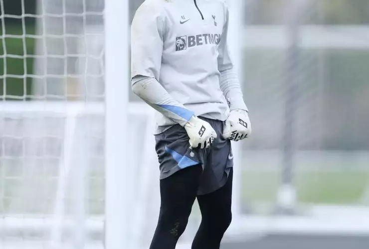 Alfie Whiteman en un entrenamiento con Tottenham