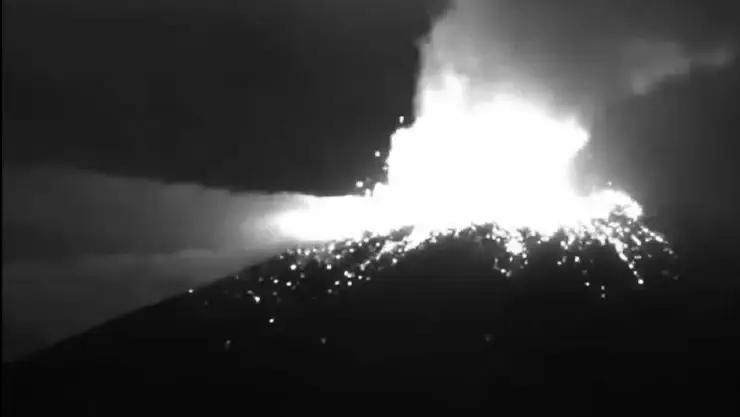 El volcán Popocatépetl hizo erupción estromboliana