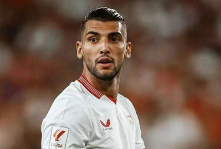 Detienen al futbolista Rafa Mir por presunta agresión sexual