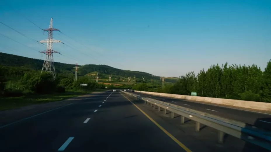 ¡Circula con precaución! Volcadura provoca cierre de la Autopista Siglo XXI en Michoacán hoy sábado 4 de octubre.jpg