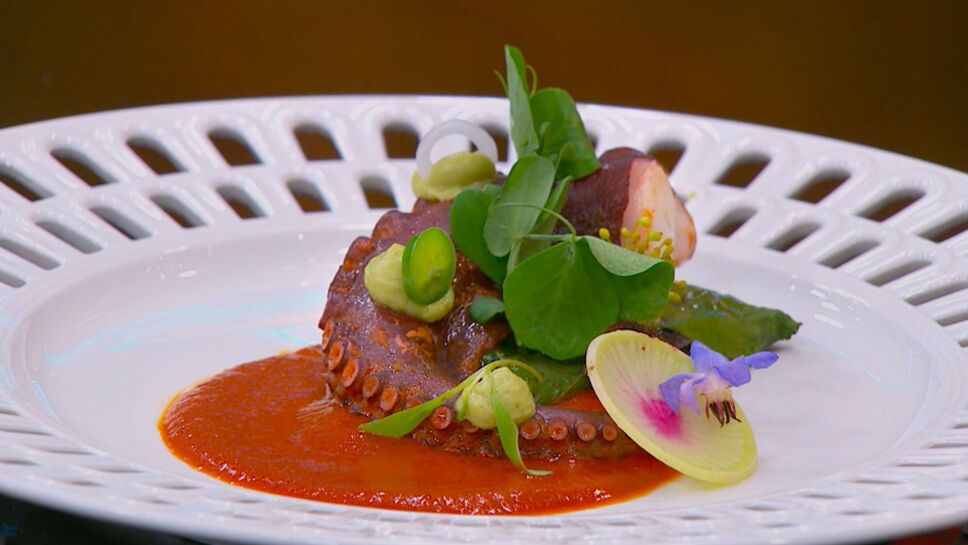 Tetela con pulpo a la talla.