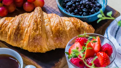 CROISSANT_PEXELS_Valeria Boltneva