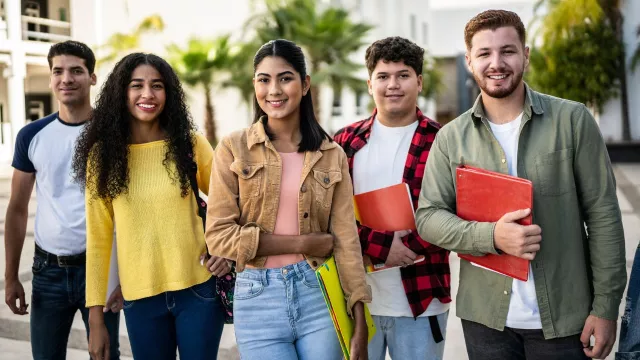 ¿Qué carreras tiene la UNAM en 2024 y qué puntaje piden?