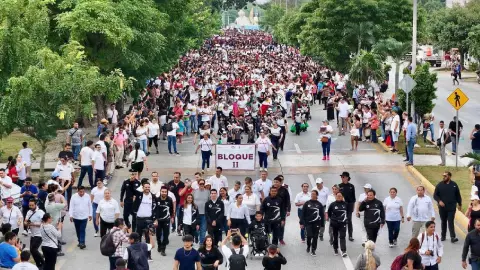 Así se vivió el desfile de la Revolución Mexicana en Cancún; video.jpg