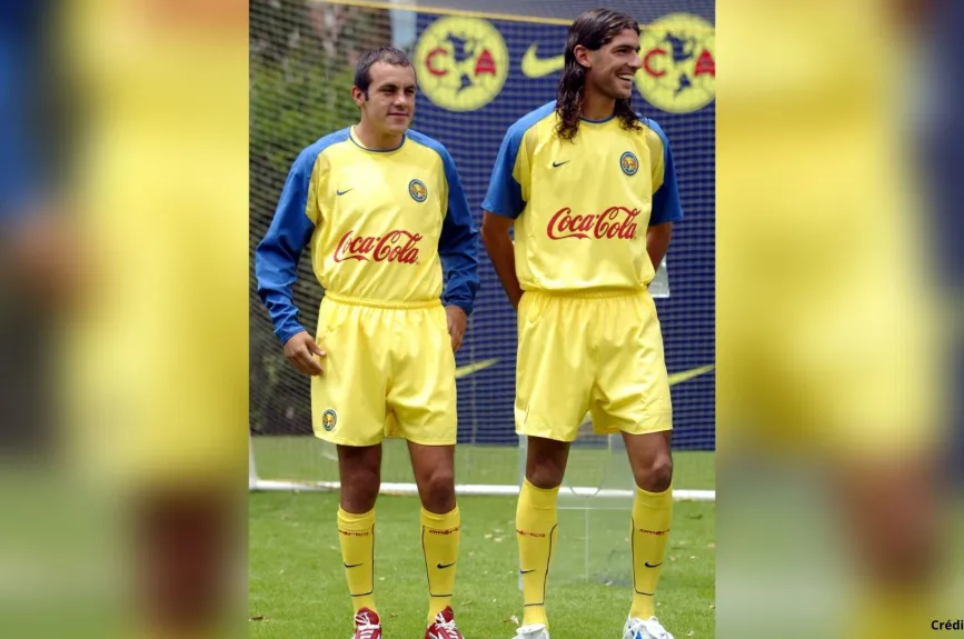 16 futbolistas que jugaron en América y Cruz Azul loco abreu.jpg