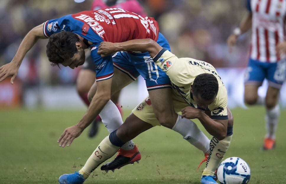 Giovani dos Santos y Antonio Briseño