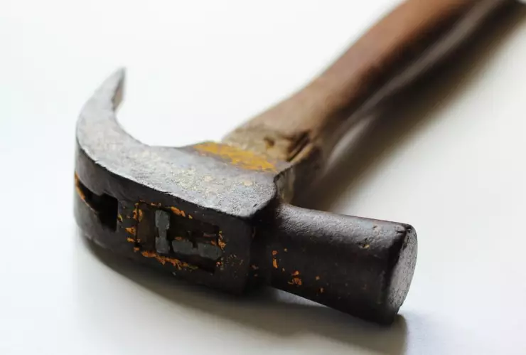 Atacan a martillazos a cinco mujeres en Ahome