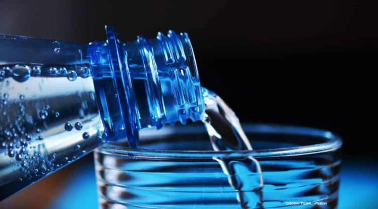 garrafones agua residuos fecales .jpg