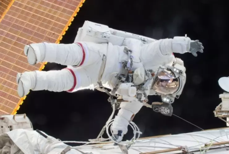 NASA, ropa, sucia.jpg