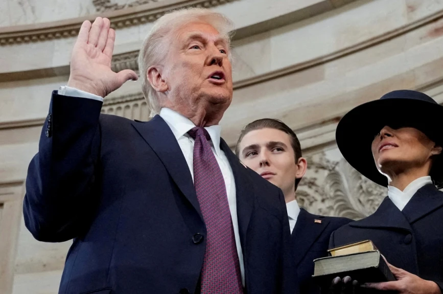 investidura_donald_trump_juramentacion_biblias_melania_hijo_barron
