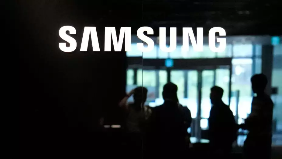 Logo de Samsung en la sede de la compañía en Suwon, Corea del Sur.