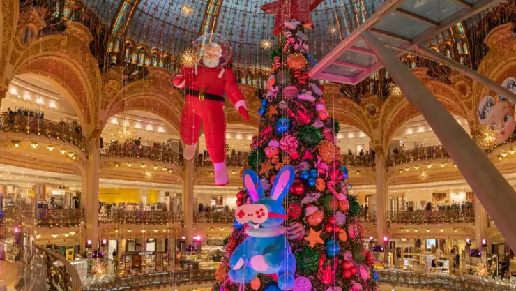¡Tragedia navideña! Mujer pierde la vida al ser aplastada por un árbol de Navidad