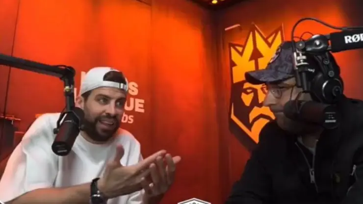 pique ataca a fans de shakira tras criticas por infidelidad