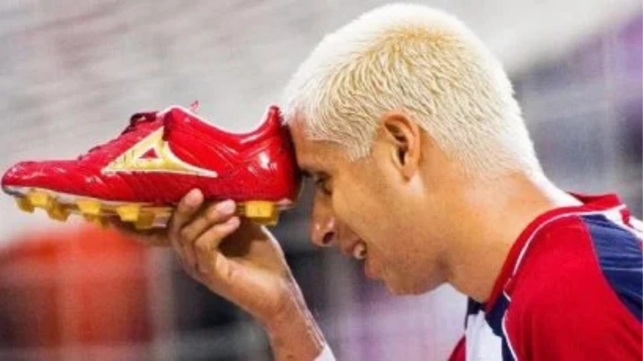 VIDEO Captan a exjugador de Chivas en presunto soborno a la Policía Vial en Guadalajara.png