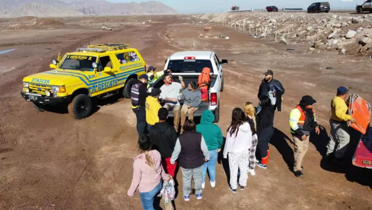 Rescatan a grupo de personas atrapadas en la Laguna Salada de Mexicali