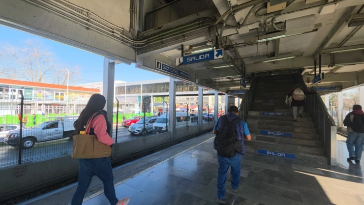 Trabajadores del Metro de CDMX dejan horas extra y servicio se ha visto afectado.