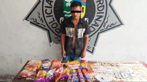 Hombre hace hueco en tienda para presuntamente robar botanas en Hunucmá y termina detenido