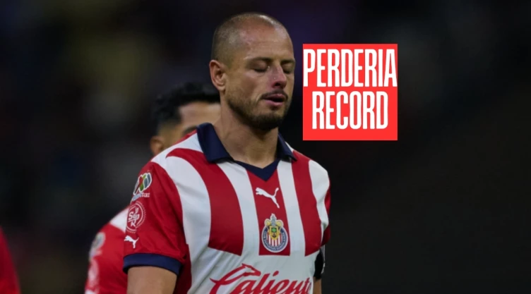 El récord que Chicharito Hernández está a punto de perder contra otro jugador de Chivas