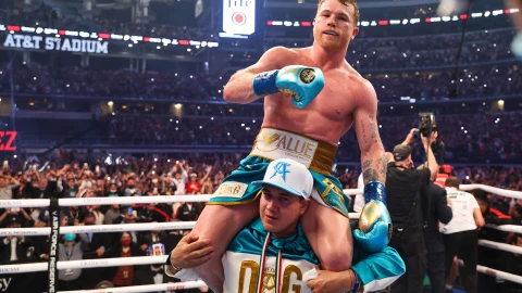 ‘Canelo’ Álvarez vs Dmitry Bivol