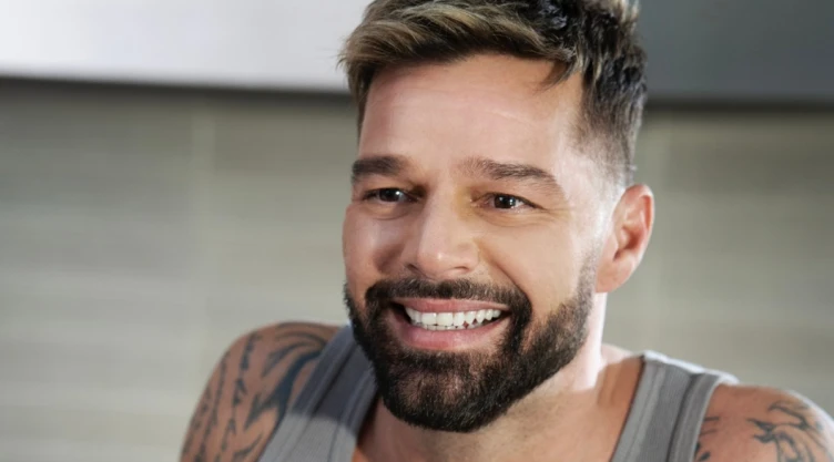ricky martin orden de alejamiento