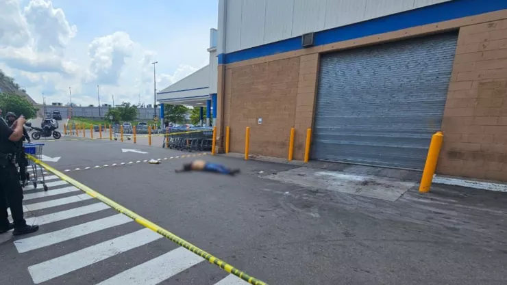 Asesinan a hombre en estacionamiento de la México