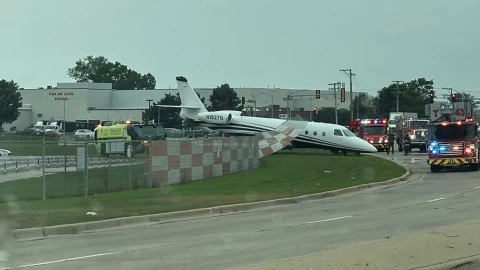 Avión Gulfstream G150 se sale de la pista al aterrizar en Chicago hoy 3 de septiembre 2025.jpg