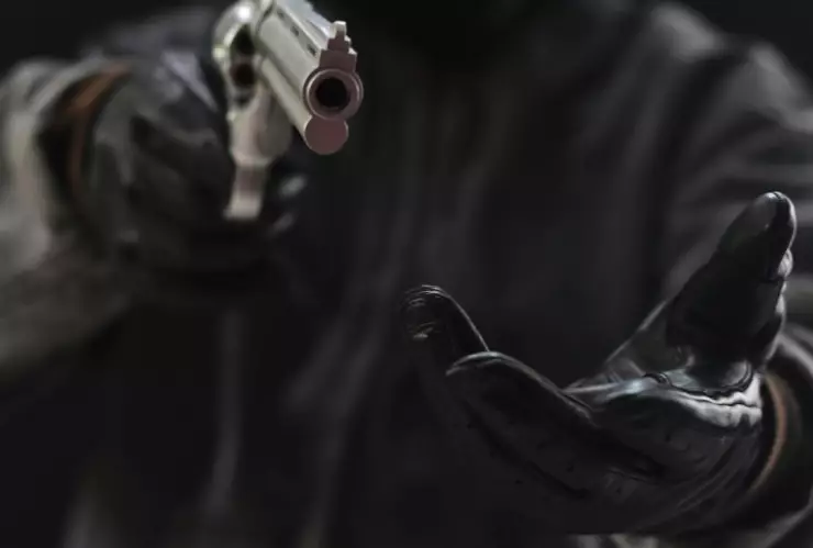 Asalto en farmacia deja una cajera muerta