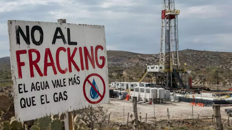 Cartel de protesta contra el fracking