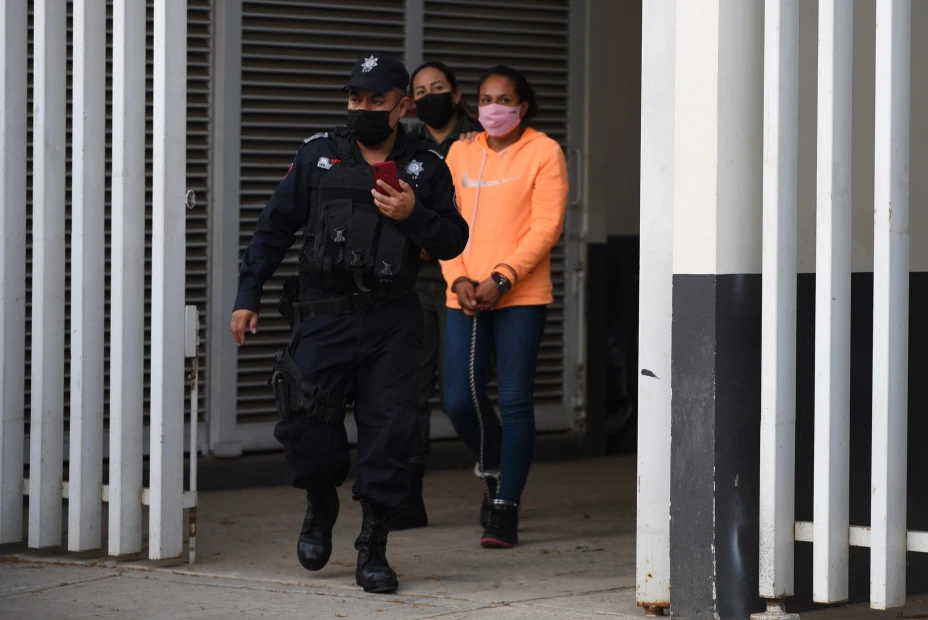 July Raquel “N” fue acusada formalmente por la FGE de Veracruz por el homicidio de María Guadalupe Martínez, rectora de la Universidad Valladolid.