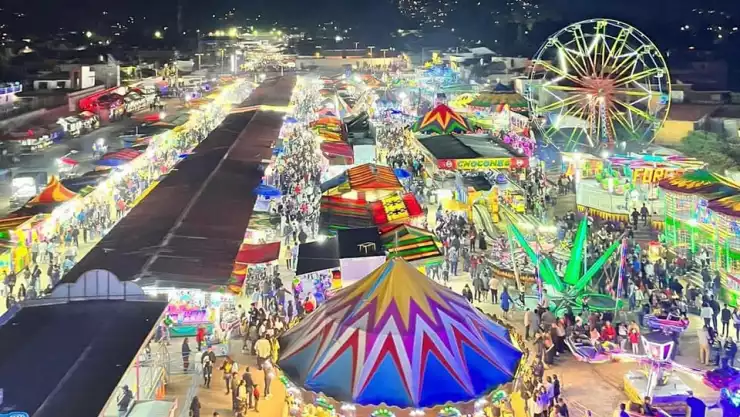 Feria de la Primavera y de la Paz.jpg