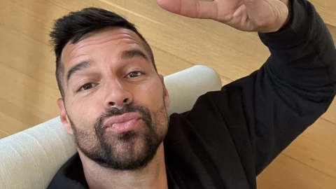estrena-novio-max-barz-supuesto-nuevo-galan-ricky-martin-pbg-notas-mt.jpg