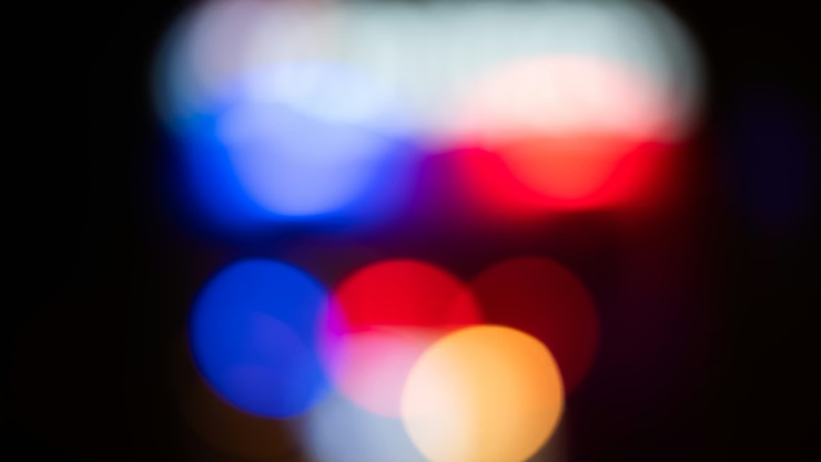 Mujer es atropellada por su expareja frente al Centro de Justicia