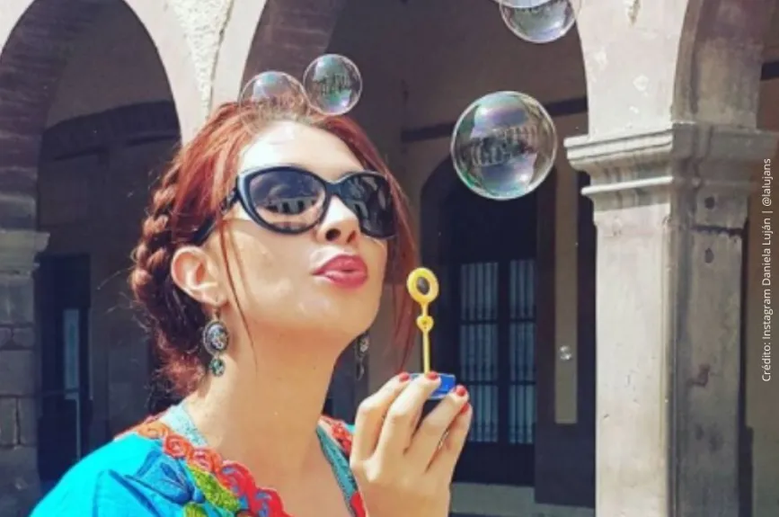 Daniela Luján.