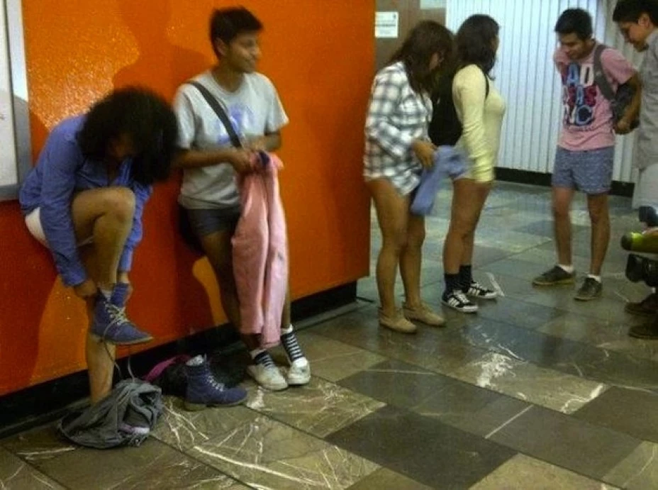 Los usuarios del Metro del DF pudieron viajar en ropa interior